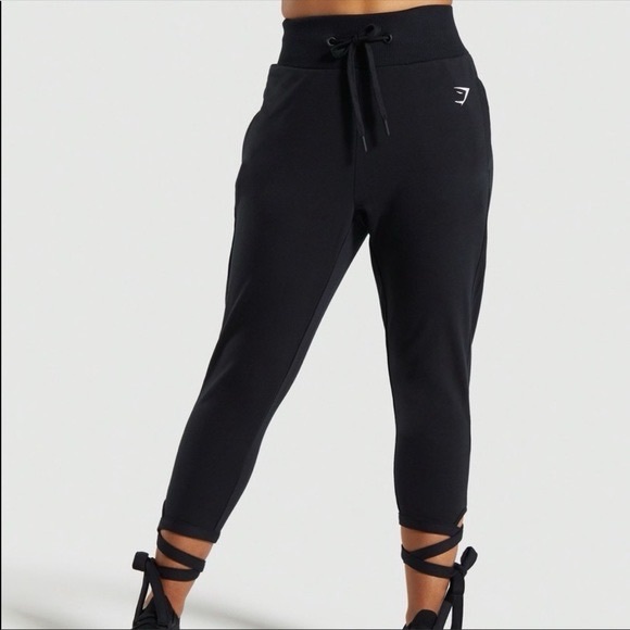 Gymshark Pants - Women’s Gymshark High Waisted Joggers - black - small (NWT)